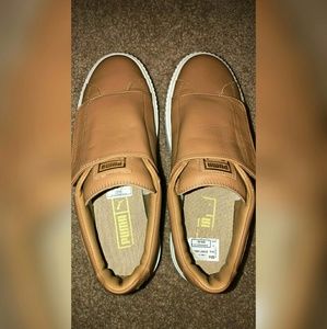 *NEW WITHOUT TAG* PUMA STRAP UP PLATFORM SNEAKERS